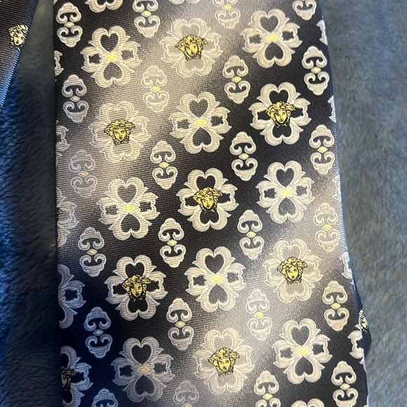 Versace neck tie - Picture 4 of 4